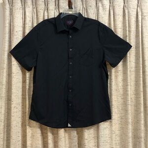 UNTUCKit Black Gironde Short Sleeve Performance Button Up Shirt